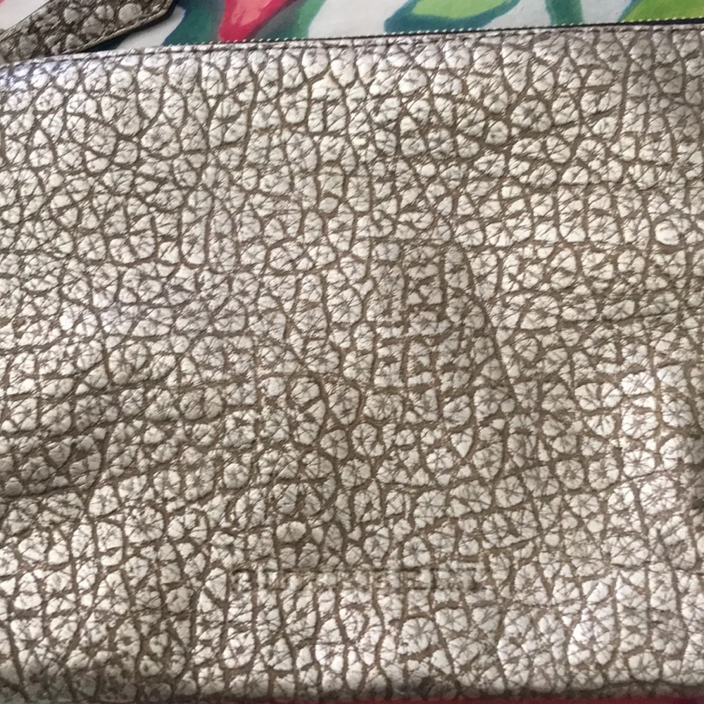 Burberry Canterbury Elephant Embossed Tote Bag - Picture 3 of 7